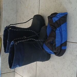 Navy and Black Winter Boots & Mittens